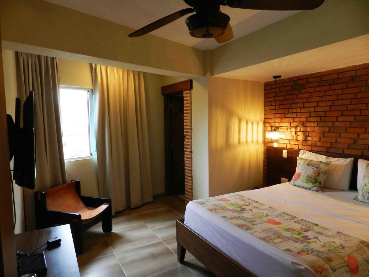 Mon Hotel Boutique Констанца Екстериор снимка