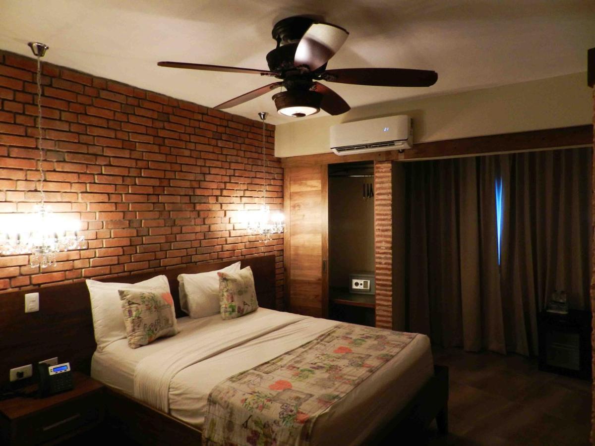 Mon Hotel Boutique Констанца Екстериор снимка
