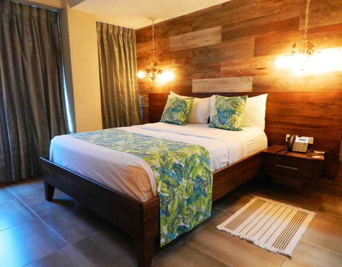Mon Hotel Boutique Констанца Екстериор снимка