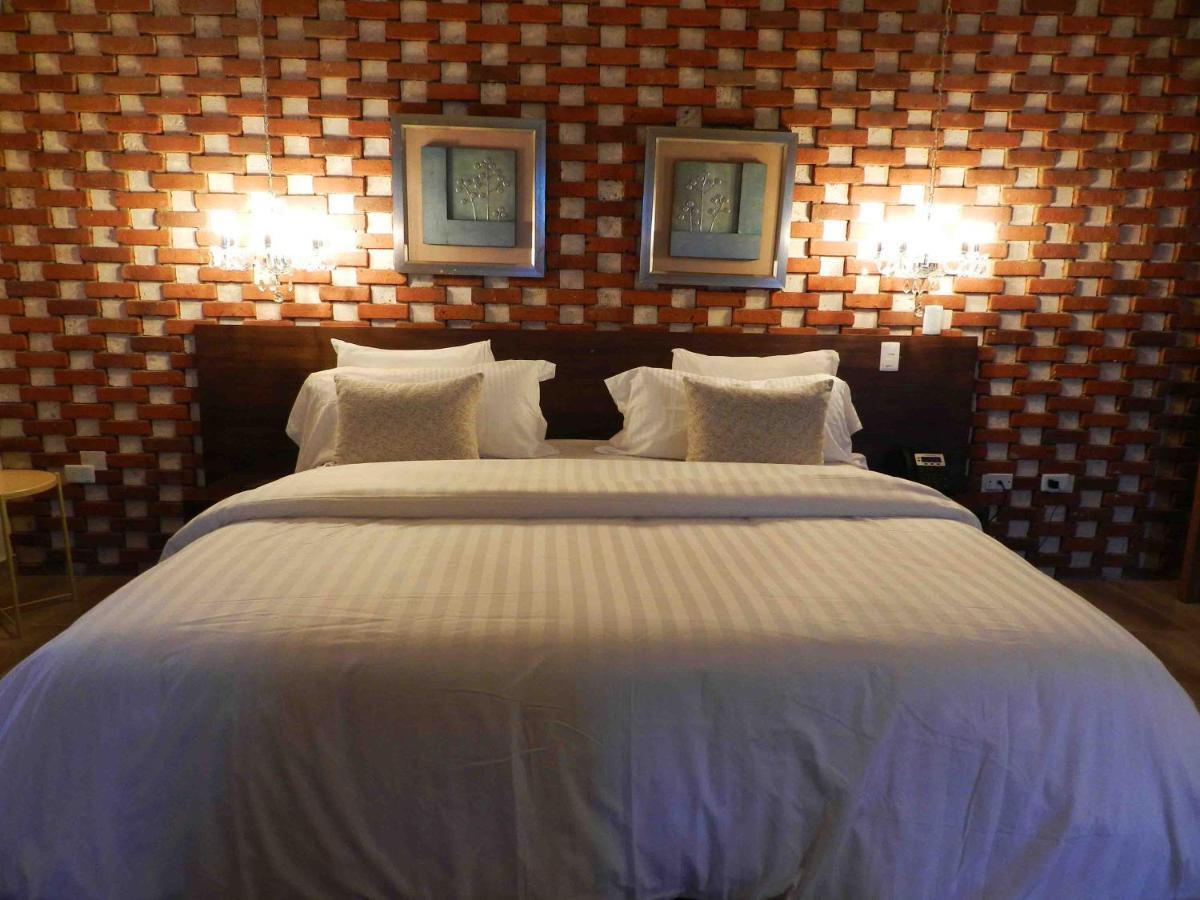 Mon Hotel Boutique Констанца Екстериор снимка